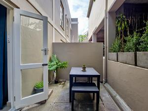 To Let 2 Bedroom Property for Rent in Green Point Western Cape